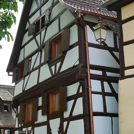 La Cour St-fulrad - Saint-Hippolyte (Haut-Rhin)